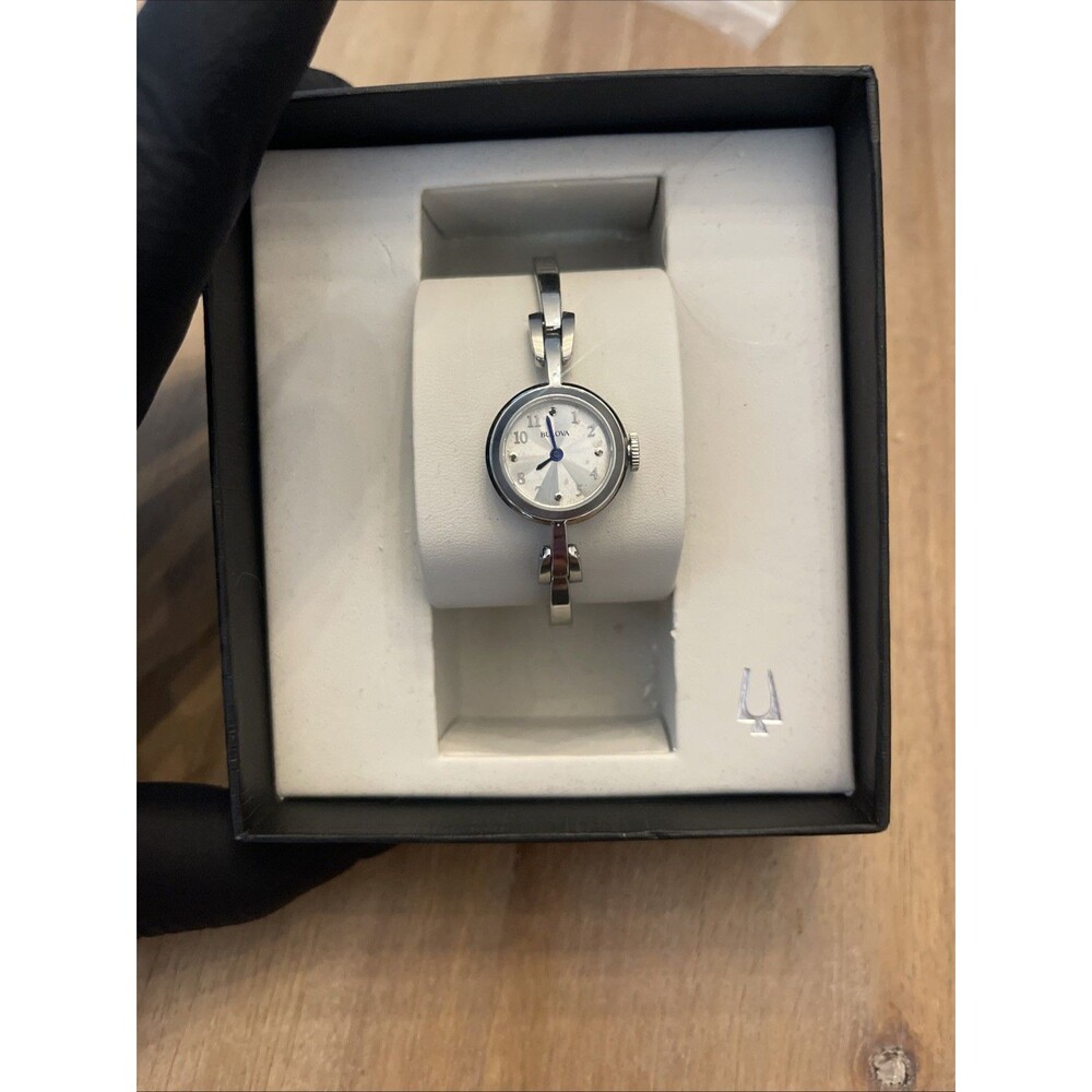 Bulova Classic Bangle Ladies Wrist Watch 96L222